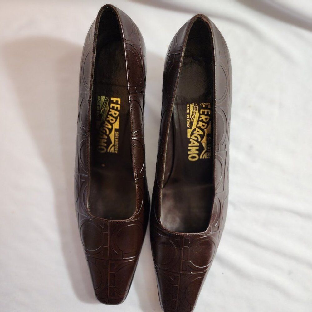 VINTAGE SALVATORE FERRAGAMO BROWN LEATHER SQUARE TOE SIZE 8 1/2 2A PUMPS 2" HEEL